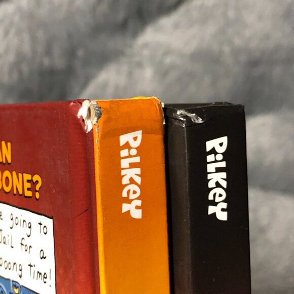 Dog Man Hardcover Books Dav Pilkey Graphic Novel Set Series Scholastic Lot of 2 - Picture 7 of 8